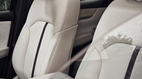 Detaljer på førersæderne i Mazda CX-60